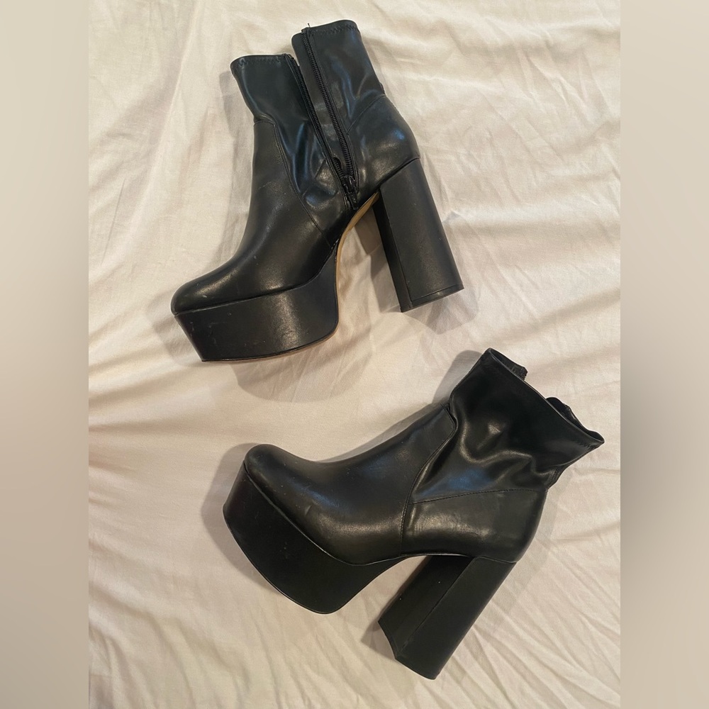 Black platform heel boots